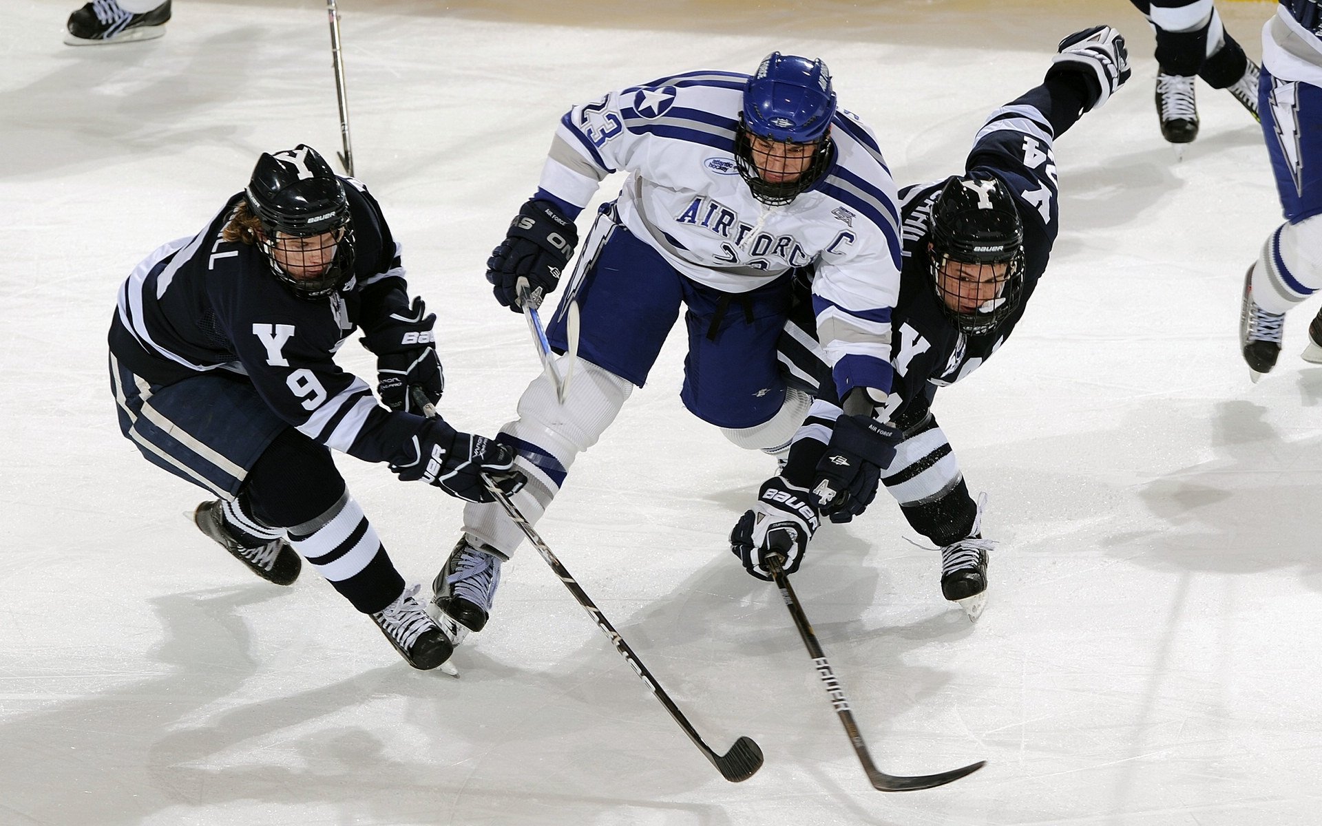 “中超新秀崭露头角，成为本赛季最大黑马”，2020中超新人